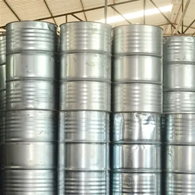 Manipolazione sicura del solvente TCE tricloroetilene (CAS 79-01-6).